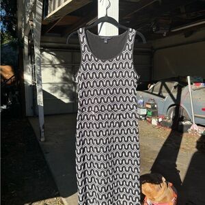 Banana Republic Black and White Wave Pattern Dress